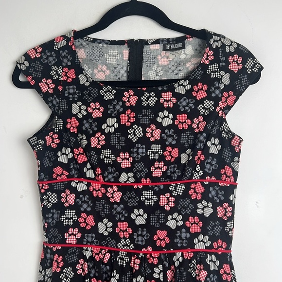 Retrolicious Black & Red Paw Print Fit & Flare Pinup Rockabilly Cotton Dress S - Picture 5 of 10